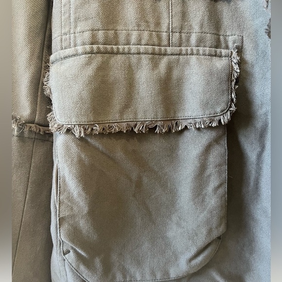 Go By Go Silk | Like New | Fringe | Size X-Small | Button Embellishments - Picture 4 of 9